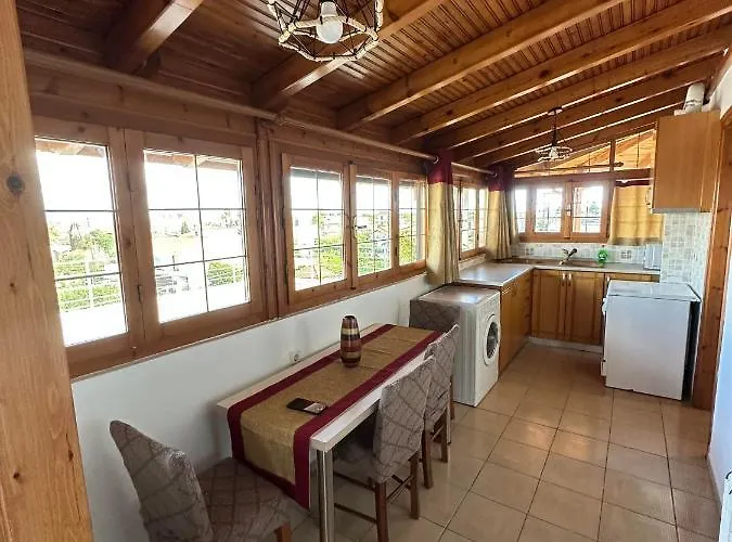 Bratis House 2 Apartment Vartholomio