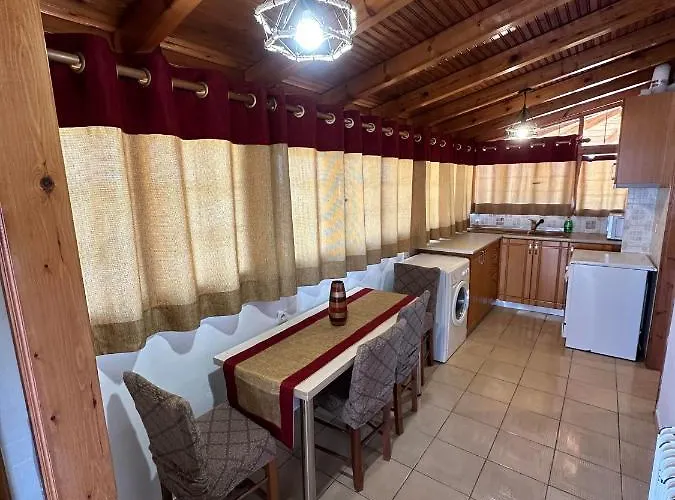 Apartment Bratis House 2 *